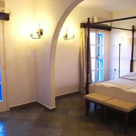 Hotel &